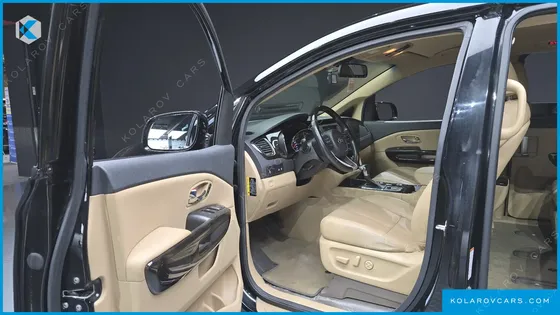 KIA CARNIVAL 7-SEATER LIMOUSINE