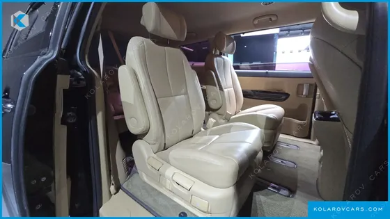 KIA CARNIVAL 7-SEATER LIMOUSINE
