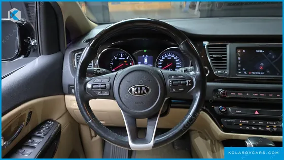 KIA CARNIVAL 7-SEATER LIMOUSINE