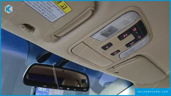 KIA CARNIVAL 7-SEATER LIMOUSINE