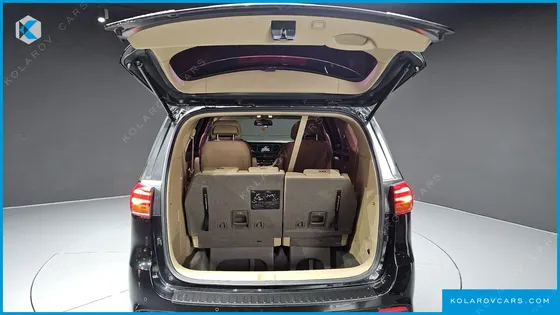 KIA CARNIVAL 7-SEATER LIMOUSINE