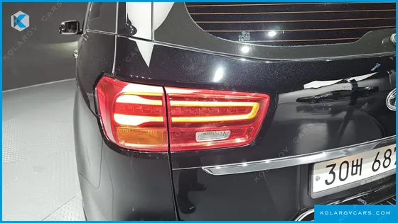 KIA CARNIVAL 7-SEATER LIMOUSINE