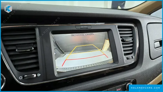 KIA CARNIVAL 9-SEATER HI-LIMOUSINE