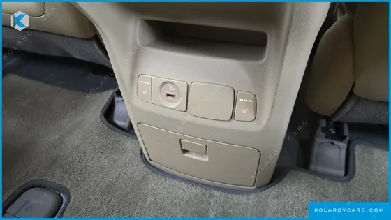 KIA CARNIVAL 9-SEATER HI-LIMOUSINE