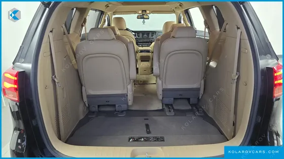 KIA CARNIVAL 9-SEATER HI-LIMOUSINE