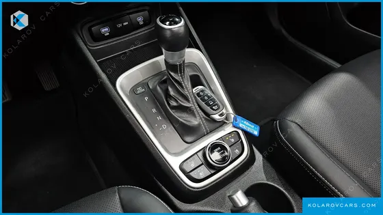 HYUNDAI VENUE 1,6 PREMIUM