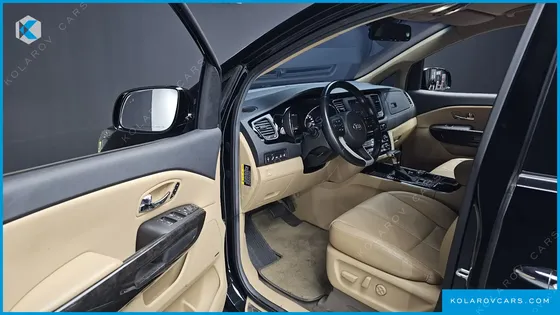 KIA CARNIVAL GASOLINE 9-SEATER HI-LIMOUSINE