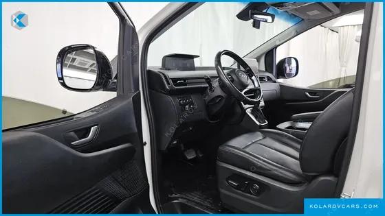 HYUNDAI STARIA CARGO 5-SEATER
