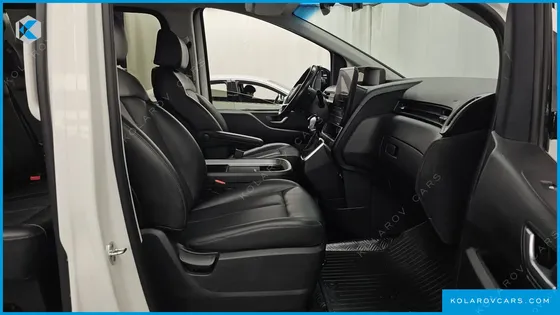 HYUNDAI STARIA CARGO 5-SEATER