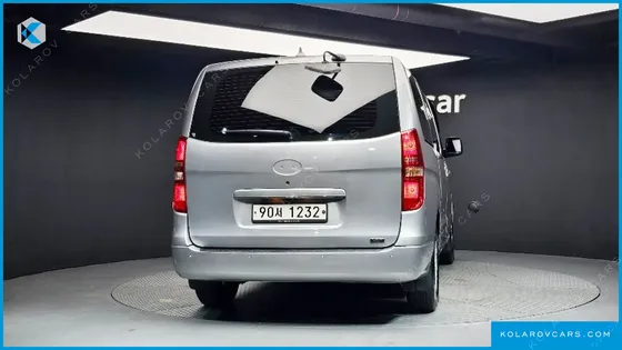 HYUNDAI STAREX 3-SEATER VAN