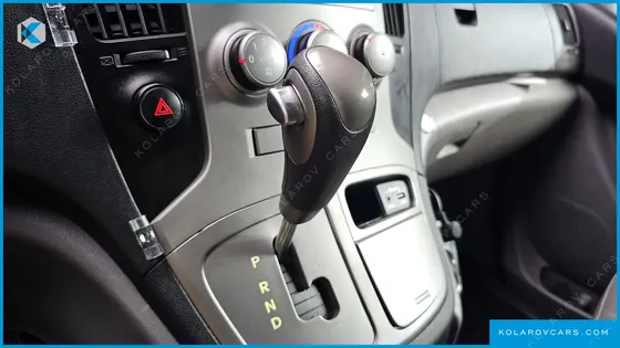 HYUNDAI STAREX 3-SEATER VAN