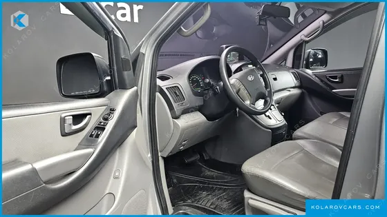 HYUNDAI STAREX 3-SEATER VAN