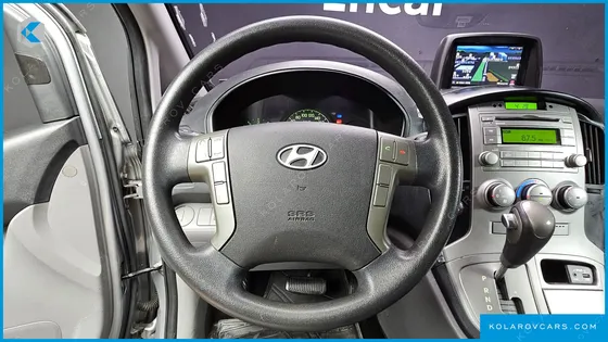 HYUNDAI STAREX 3-SEATER VAN