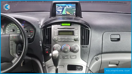 HYUNDAI STAREX 3-SEATER VAN