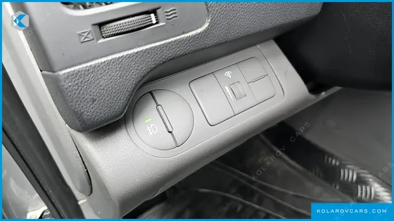 HYUNDAI STAREX 3-SEATER VAN