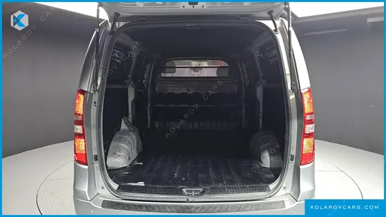 HYUNDAI STAREX 3-SEATER VAN