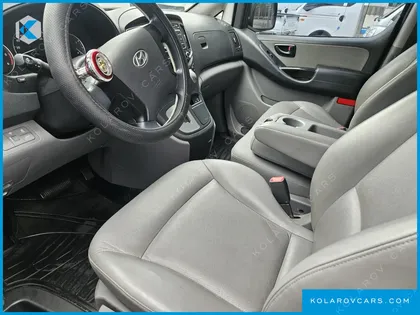 HYUNDAI STAREX 12-SEATER WAGON