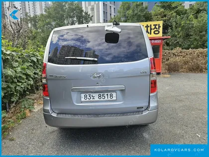 HYUNDAI STAREX 5-SEATER VAN