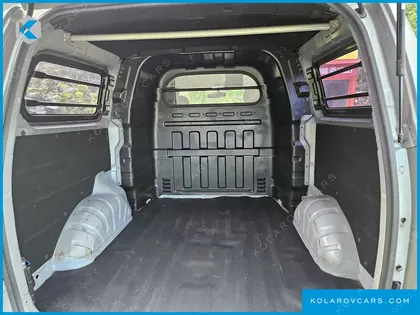 HYUNDAI STAREX 5-SEATER VAN