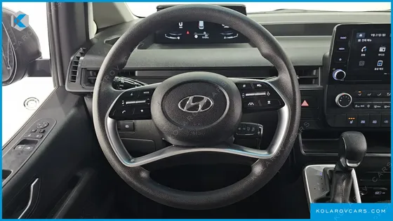 HYUNDAI STARIA TOURER 11-SEATER