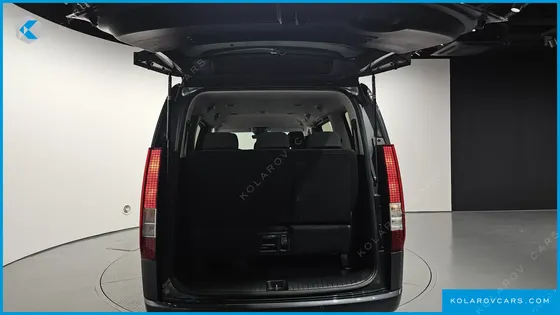 HYUNDAI STARIA TOURER 11-SEATER