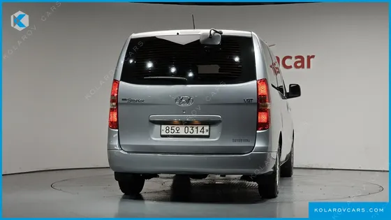 HYUNDAI STAREX 5-SEATER VAN
