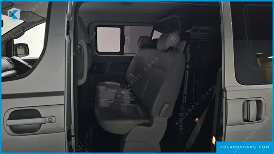 HYUNDAI STAREX 5-SEATER VAN