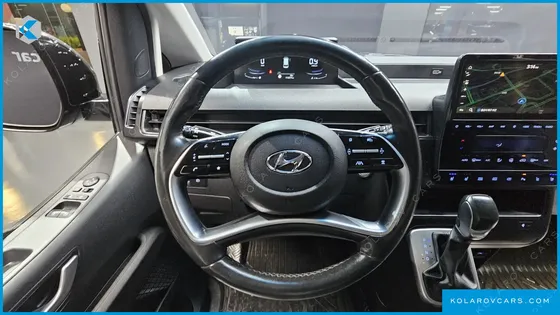 HYUNDAI STARIA L3.5 CARGO 3-SEATER