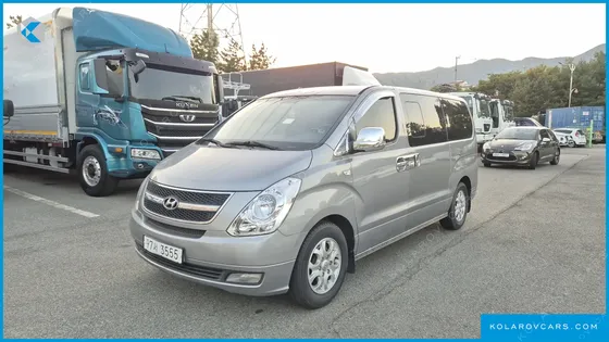 HYUNDAI STAREX 5-SEATER VAN