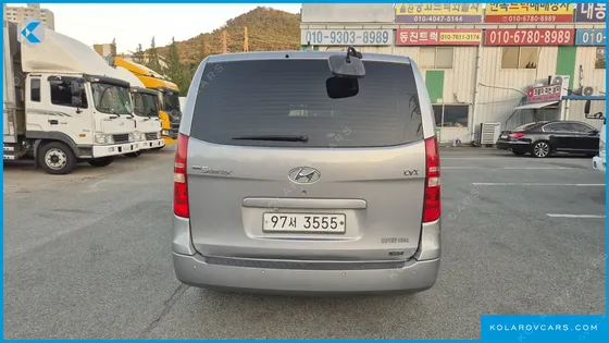 HYUNDAI STAREX 5-SEATER VAN