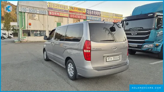 HYUNDAI STAREX 5-SEATER VAN