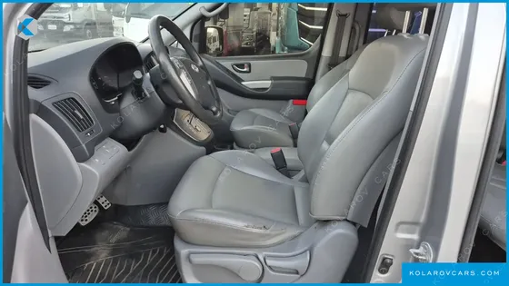 HYUNDAI STAREX 5-SEATER VAN