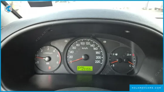 HYUNDAI STAREX 5-SEATER VAN