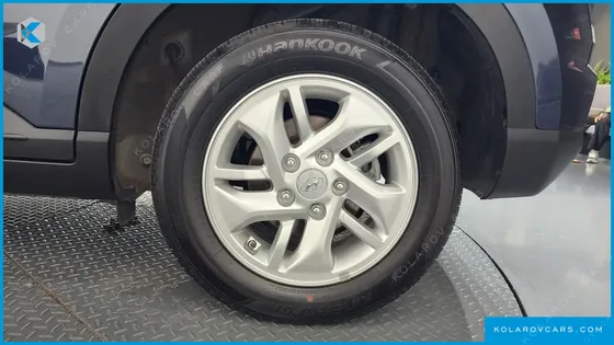 HYUNDAI VENUE 1.6 SMART