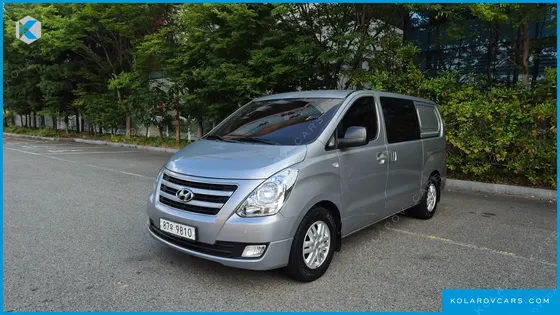 HYUNDAI STAREX 5-SEATER VAN