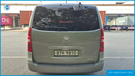 HYUNDAI STAREX 5-SEATER VAN
