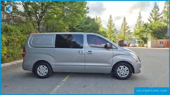 HYUNDAI STAREX 5-SEATER VAN