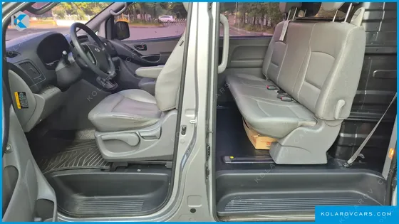 HYUNDAI STAREX 5-SEATER VAN