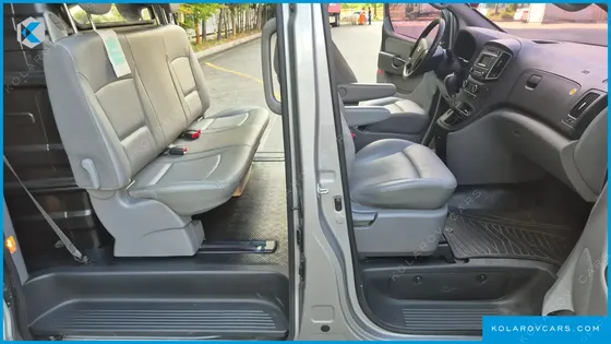 HYUNDAI STAREX 5-SEATER VAN