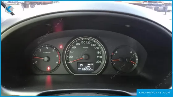 HYUNDAI STAREX 5-SEATER VAN