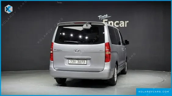 HYUNDAI STAREX 12-SEATER WAGON