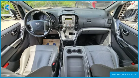 HYUNDAI STAREX 12-SEATER WAGON
