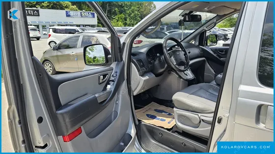 HYUNDAI STAREX 12-SEATER WAGON