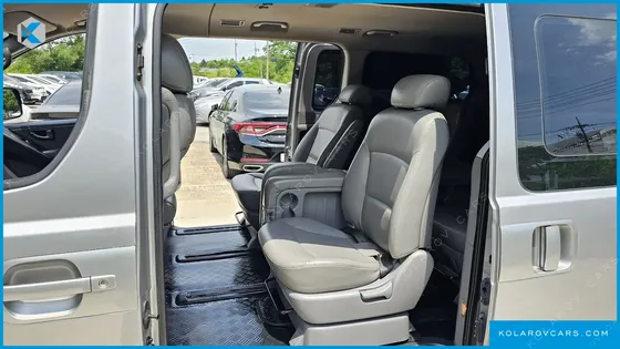HYUNDAI STAREX 12-SEATER WAGON