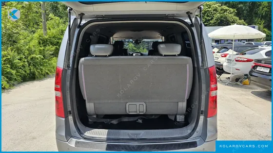 HYUNDAI STAREX 12-SEATER WAGON