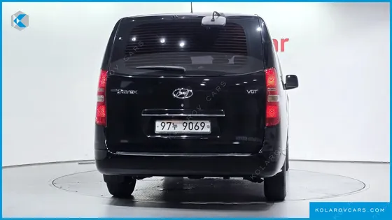 HYUNDAI STAREX 5-SEATER VAN