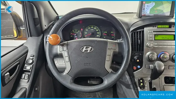 HYUNDAI STAREX GUARD CAR OF CHILDREN