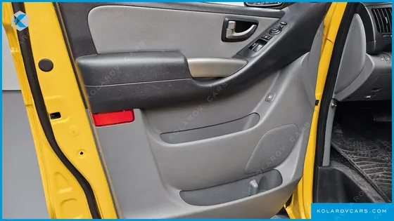 HYUNDAI STAREX GUARD CAR OF CHILDREN