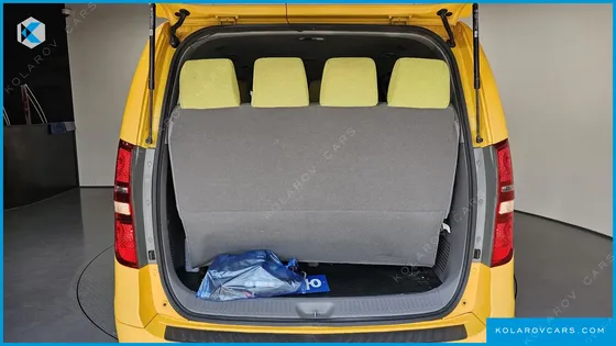 HYUNDAI STAREX GUARD CAR OF CHILDREN