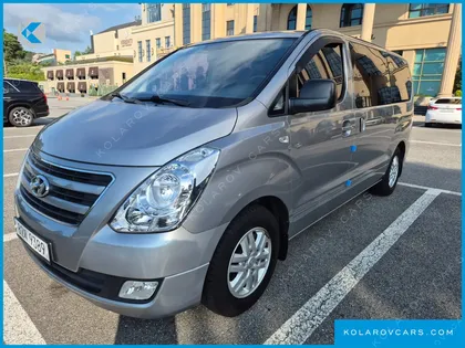 HYUNDAI STAREX 5-SEATER VAN